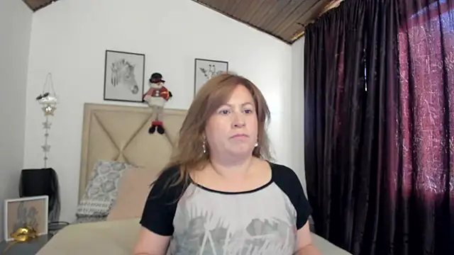 Snapshot of MonyCassius chatting on December 1, 12:28 pm MonyCassius online show from December 1, 12:28 pm