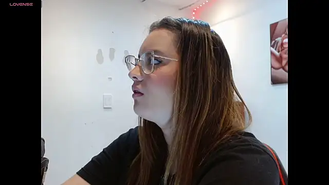 Snapshot of kendallclarkk03 chatting on December 30, 3:36 am kendallclarkk03 online show from December 30, 3:36 am