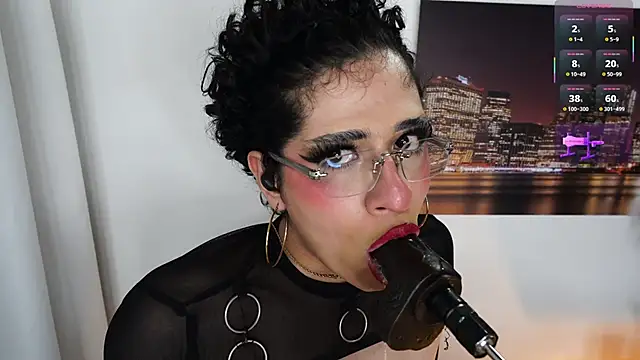Raven Whisper online show from May 12, 9:10 pm