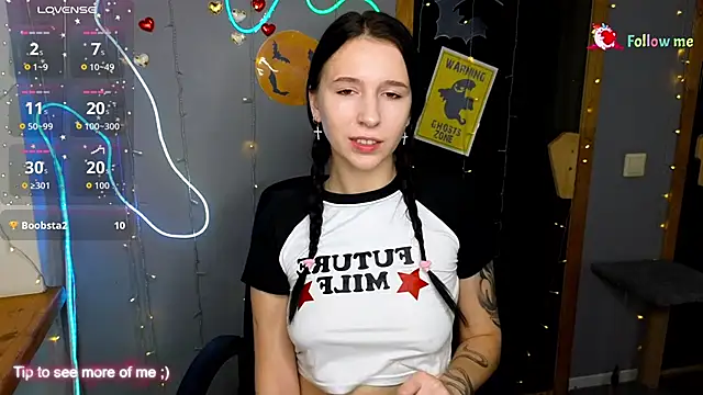 Snapshot of KarolinaBlacks chatting on October 19, 5:54 am KarolinaBlacks online show from October 19, 5:54 am