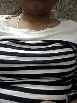 Snapshot of NishaSharma00 chatting on November 16, 3:28 pm NishaSharma00 online show from November 16, 3:28 pm