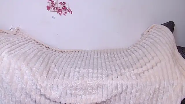 bellaa love  online show from March 17, 12:02 am