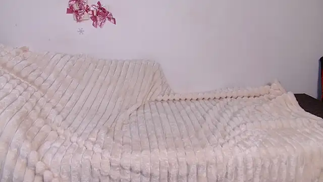 bellaa love  online show from March 3, 12:06 am