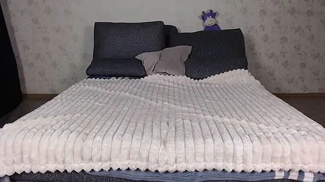 Snapshot of bellaa_love_ chatting on June 10, 12:01 am bellaa love online show from June 10, 12:01 am