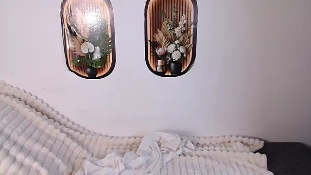 bellaa love  online show from April 23, 12:17 am