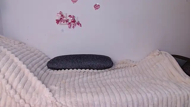 bellaa love  online show from April 1, 12:13 am