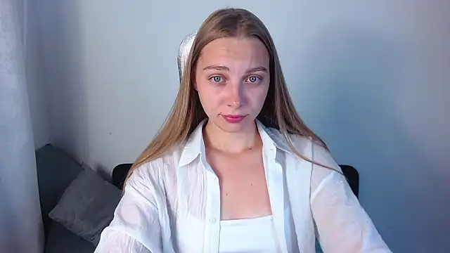 Snapshot of bellaa_love_ chatting on July 15, 12:17 am bellaa love online show from July 15, 12:17 am