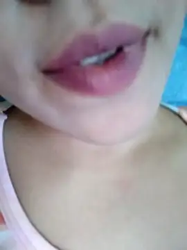 Snapshot of Anki-doll chatting on October 19, 5:43 am Anki-doll online show from October 19, 5:43 am