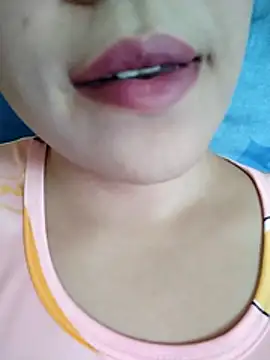 Snapshot of Anki-doll chatting on October 28, 5:39 am Anki-doll online show from October 28, 5:39 am