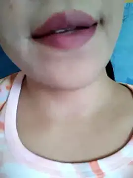 Snapshot of Anki-doll chatting on November 4, 5:33 am Anki-doll online show from November 4, 5:33 am