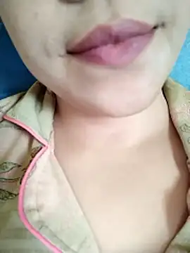 Snapshot of Anki-doll chatting on December 2, 5:31 am Anki-doll online show from December 2, 5:31 am