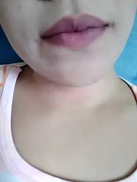 Snapshot of Anki-doll chatting on December 1, 5:30 am Anki-doll online show from December 1, 5:30 am