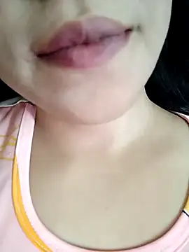 Snapshot of Anki-doll chatting on October 26, 5:52 am Anki-doll online show from October 26, 5:52 am