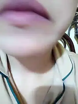 Snapshot of Anki-doll chatting on March 21, 12:39 pm Anki-doll online show from March 21, 12:39 pm