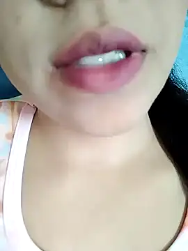 Snapshot of Anki-doll chatting on October 23, 5:50 am Anki-doll online show from October 23, 5:50 am