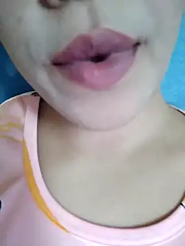 Snapshot of Anki-doll chatting on November 3, 5:45 am Anki-doll online show from November 3, 5:45 am