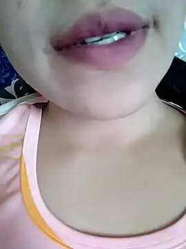 Snapshot of Anki-doll chatting on October 14, 5:52 am Anki-doll online show from October 14, 5:52 am