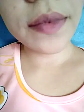 Snapshot of Anki-doll chatting on November 1, 5:36 am Anki-doll online show from November 1, 5:36 am