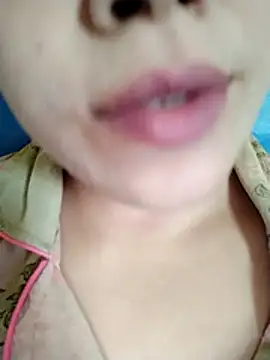 Snapshot of Anki-doll chatting on November 28, 5:40 am Anki-doll online show from November 28, 5:40 am