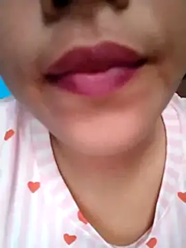 Snapshot of Anki-doll chatting on June 18, 9:14 am Anki-doll online show from June 18, 9:14 am