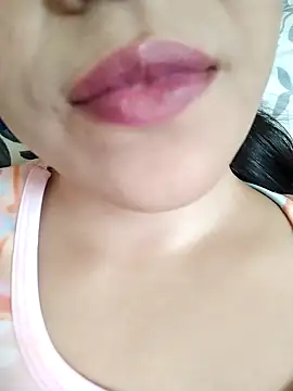 Snapshot of Anki-doll chatting on October 9, 8:37 am Anki-doll online show from October 9, 8:37 am