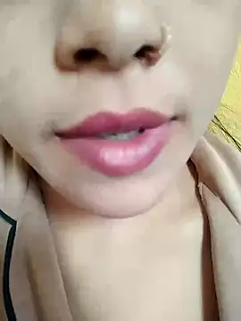 Snapshot of Anki-doll chatting on March 21, 9:12 am Anki-doll online show from March 21, 9:12 am