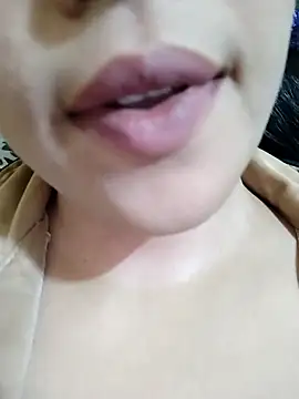 Snapshot of Anki-doll chatting on October 3, 6:48 am Anki-doll online show from October 3, 6:48 am