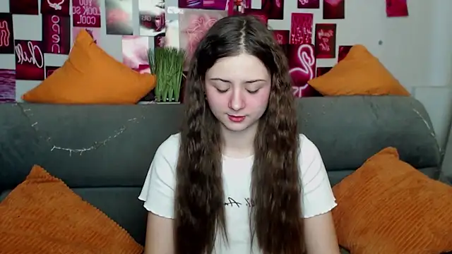 Snapshot of MilanaRoza chatting on November 1, 5:57 am MilanaRoza online show from November 1, 5:57 am