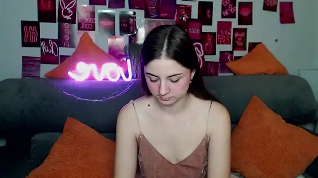 Snapshot of MilanaRoza chatting on November 6, 5:55 am MilanaRoza online show from November 6, 5:55 am