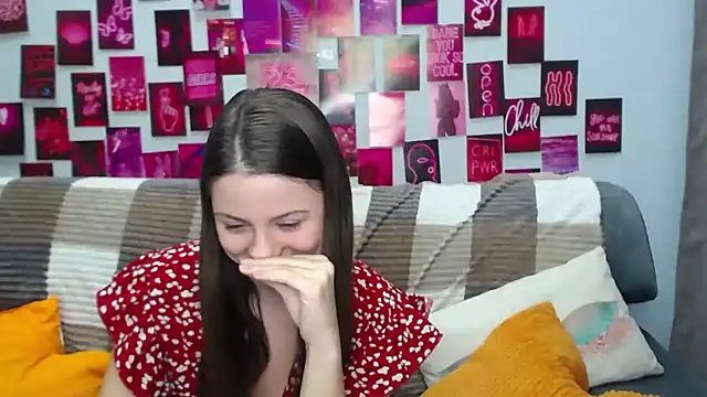 Snapshot of MilanaRoza chatting on March 6, 5:00 pm MilanaRoza online show from March 6, 5:00 pm
