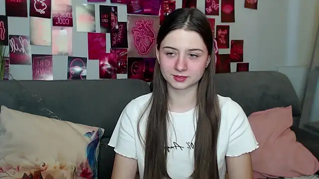 Snapshot of MilanaRoza chatting on October 26, 5:52 am MilanaRoza online show from October 26, 5:52 am