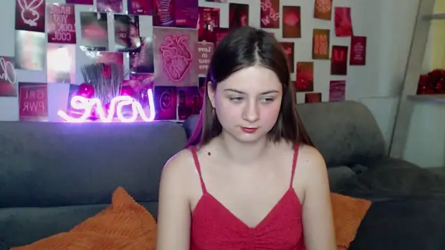 Snapshot of MilanaRoza chatting on November 30, 8:04 am MilanaRoza online show from November 30, 8:04 am