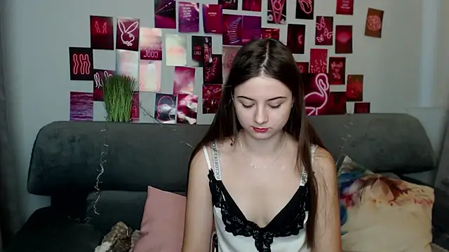 Snapshot of MilanaRoza chatting on September 21, 5:12 am MilanaRoza online show from September 21, 5:12 am