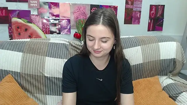 Snapshot of MilanaRoza chatting on June 28, 4:57 pm MilanaRoza online show from June 28, 4:57 pm