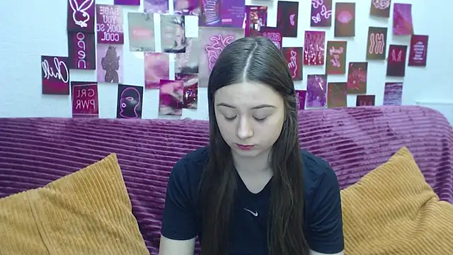 MilanaRoza online show from March 15, 6:09 am