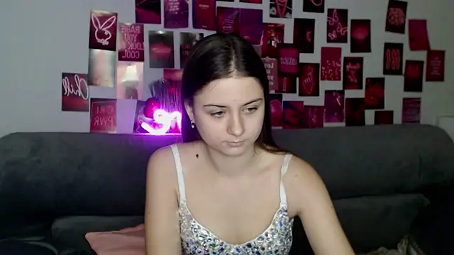 Snapshot of MilanaRoza chatting on November 17, 2:10 pm MilanaRoza online show from November 17, 2:10 pm