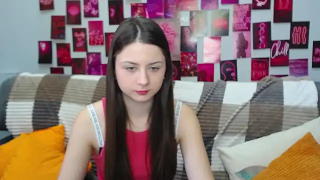 Snapshot of MilanaRoza chatting on March 8, 5:49 am MilanaRoza online show from March 8, 5:49 am