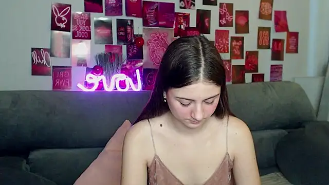 Snapshot of MilanaRoza chatting on November 16, 6:07 am MilanaRoza online show from November 16, 6:07 am