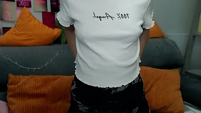 Snapshot of MilanaRoza chatting on October 26, 5:57 pm MilanaRoza online show from October 26, 5:57 pm