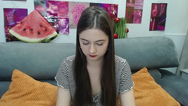 Snapshot of MilanaRoza chatting on June 7, 5:01 am MilanaRoza online show from June 7, 5:01 am