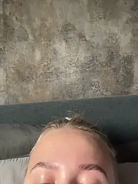 Ms DaisyRose28 online show from March 7, 9:07 am