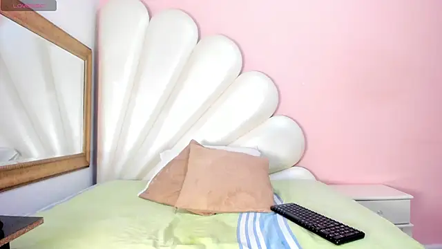 Snapshot of Ally_Parkeer_ chatting on February 27, 5:37 pm Ally Parkeer online show from February 27, 5:37 pm