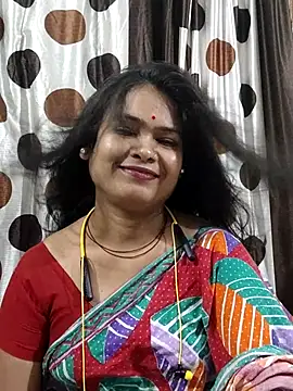 yoursweety09 online show from May 18, 11:53 pm