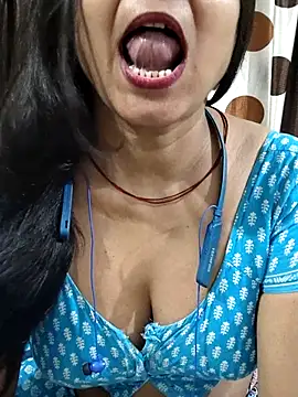 yoursweety09 online show from April 17, 12:13 am