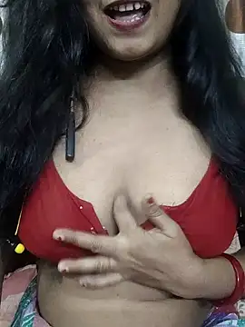 Snapshot of yoursweety09 chatting on July 18, 7:39 am yoursweety09 online show from July 18, 7:39 am