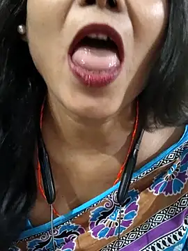 yoursweety09 online show from November 3, 8:40 am