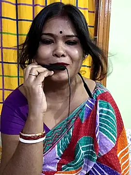 yoursweety09 online show from October 2, 2:04 am
