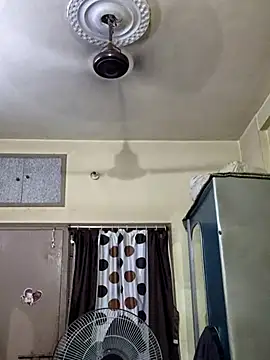yoursweety09 online show from March 14, 1:37 am