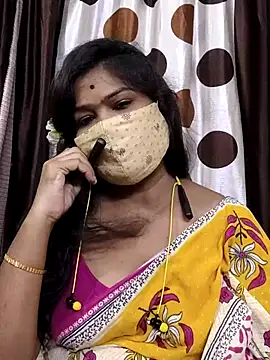 Snapshot of yoursweety09 chatting on July 13, 8:02 am yoursweety09 online show from July 13, 8:02 am