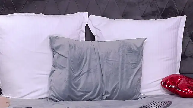 AnisiaConnor online show from December 14, 8:20 am